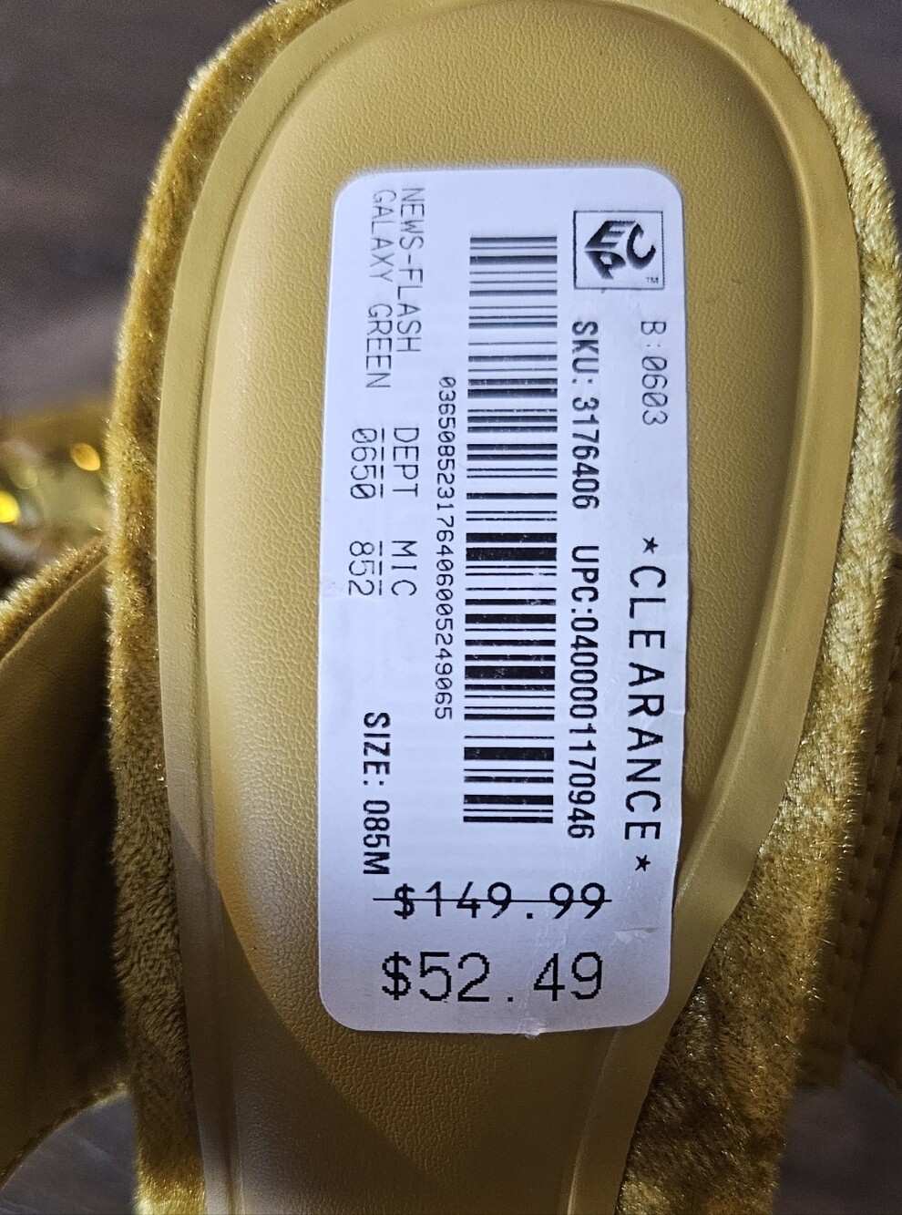Gianni Bini Yellow Gold Jeweled Velvet Slide Heels Shoes Women's Size 8.5 NWOB - Picture 7 of 7